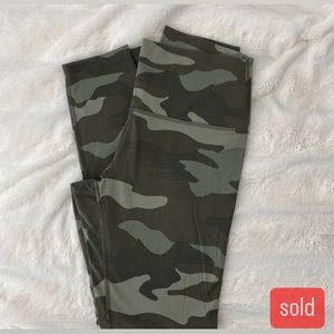 Victoria’s Secret Pink ultimate legging